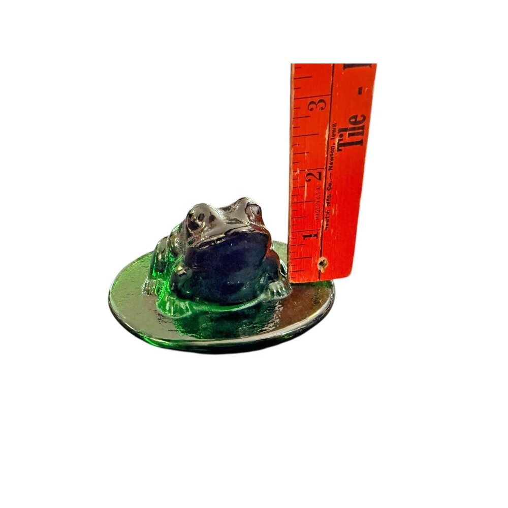 Vintage Viking or Style Green Art Glass Frog on Lily Pad Paperweight - Picture 9 of 11